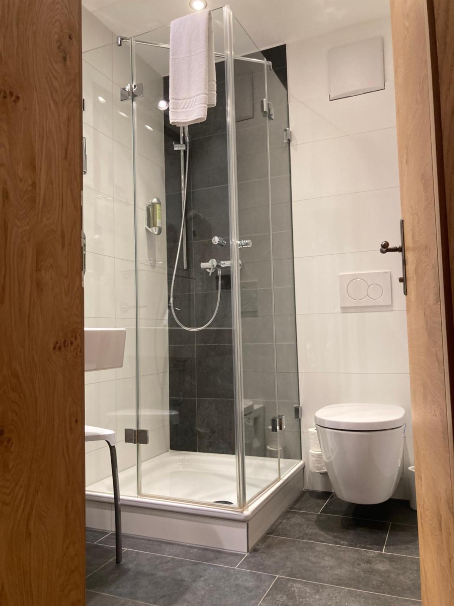 Beim Huber In Linden Hotel Linden  Bilik gambar
