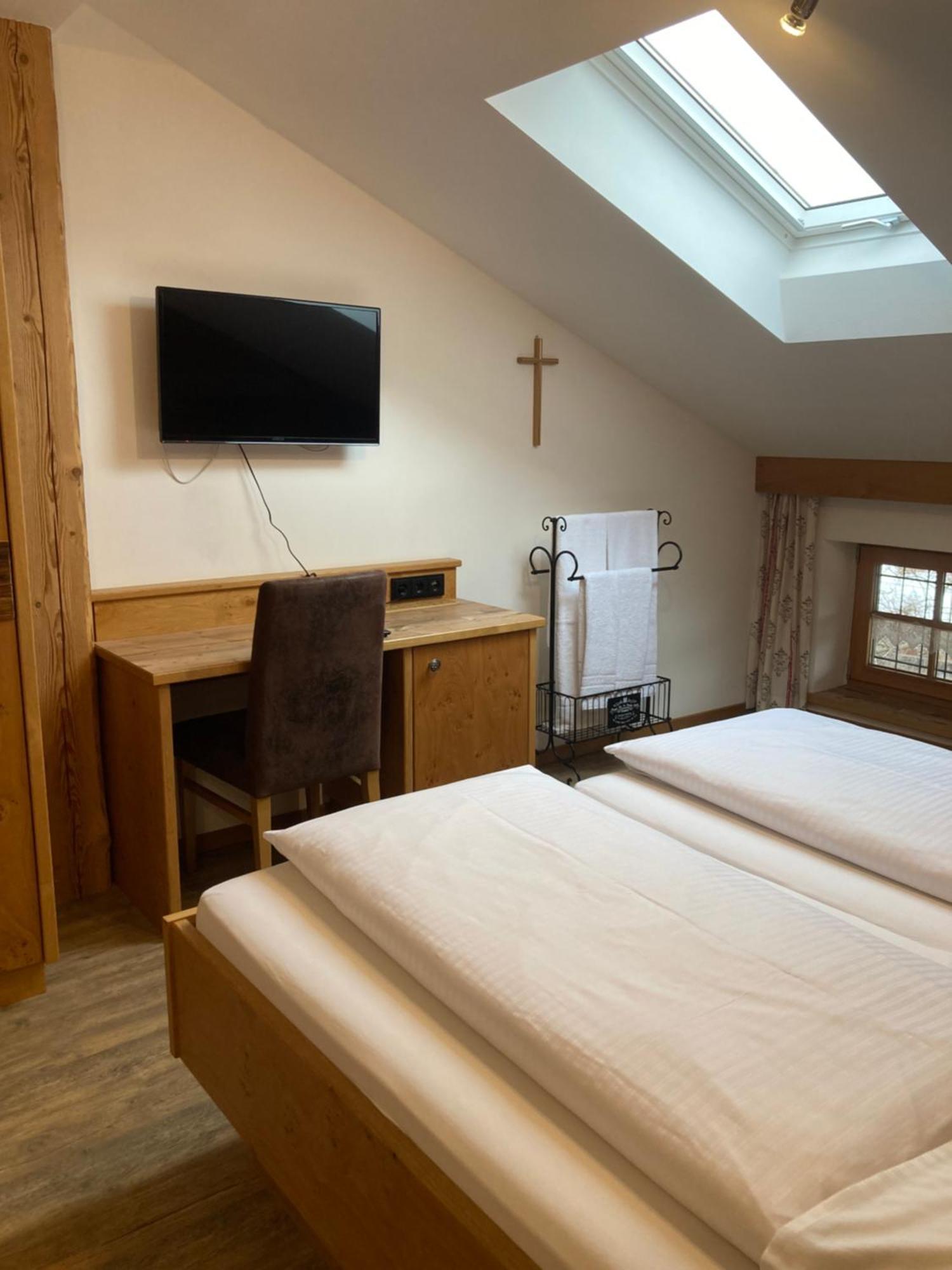 Beim Huber In Linden Hotel Linden  Bilik gambar